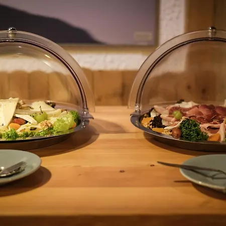 Lodge Mountain Ze Seewjinu - Above Zermatt